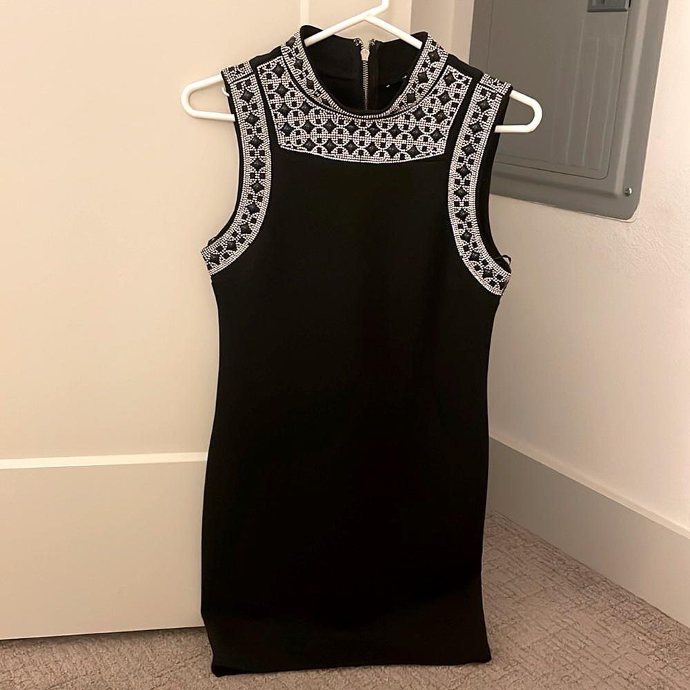 🖤 Diamond neckline black minidress with gemstones 💎